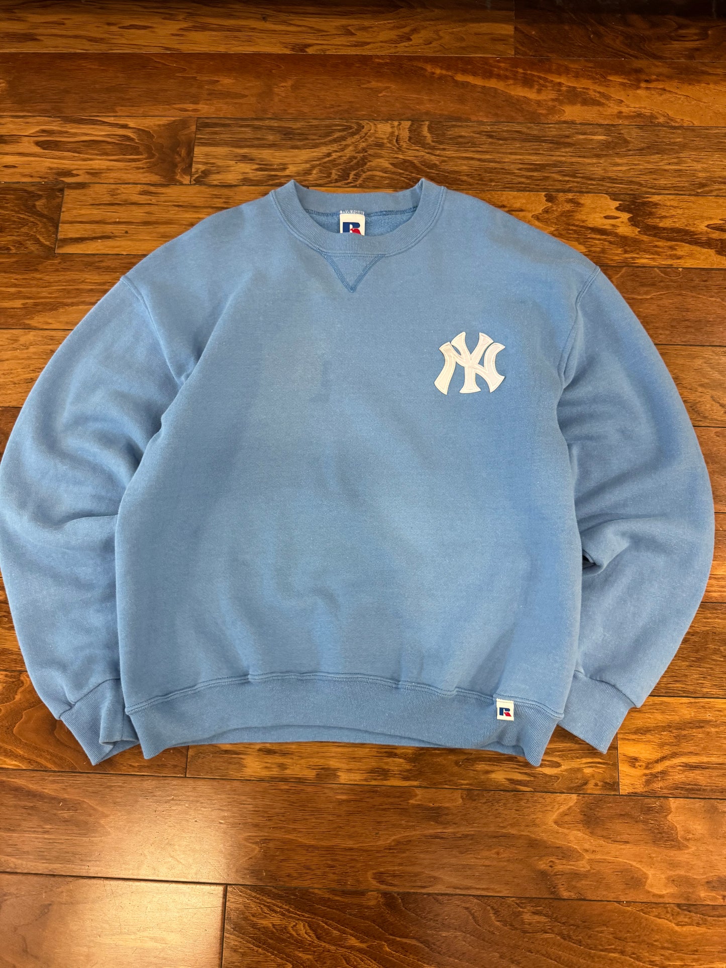 00s New York Yankees Baby Blue Essential Russell Athletics Crewneck (L)