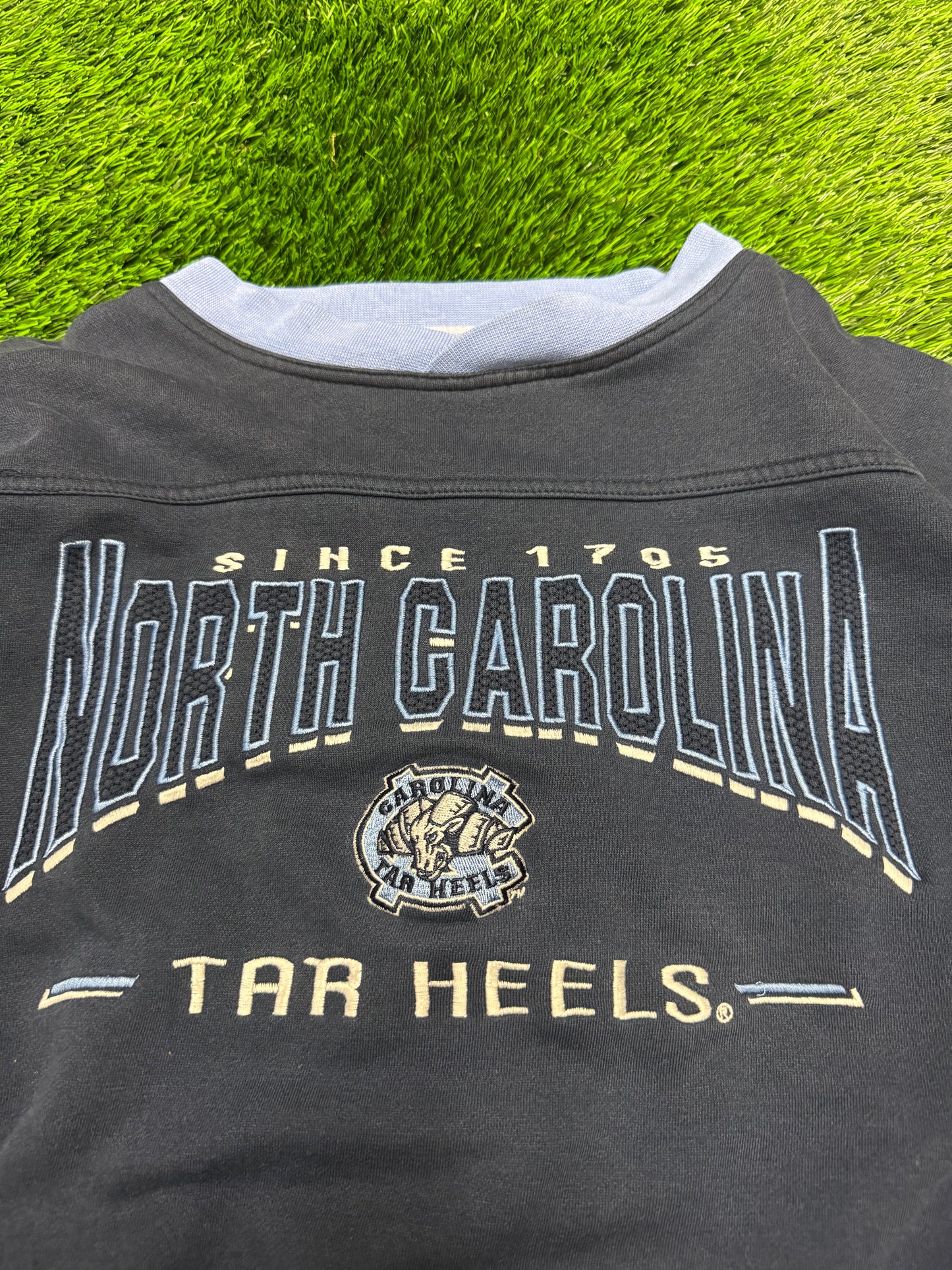 00s University of North Carolina UNC Vintage Lee Embroidered Crewneck (XL)