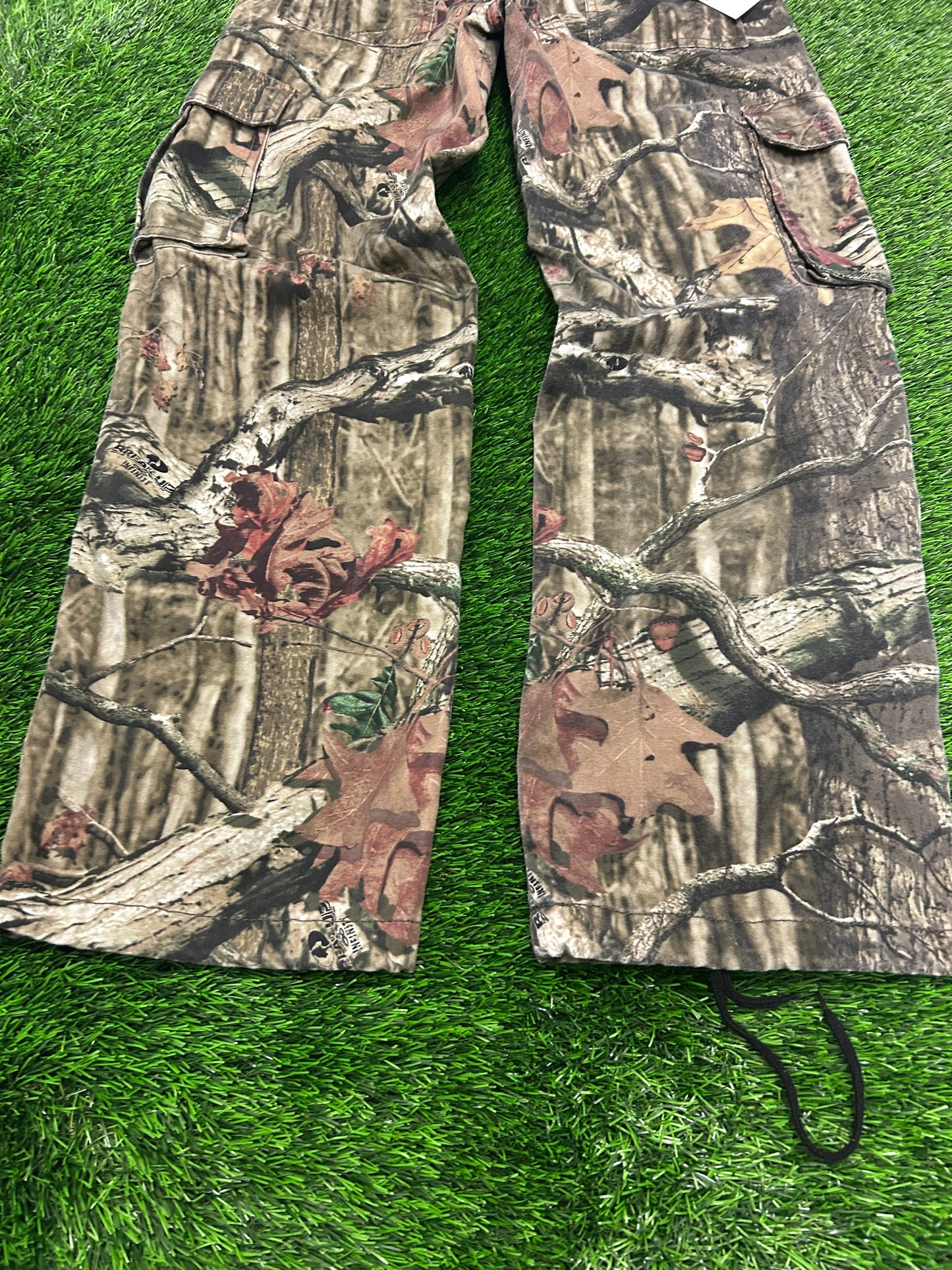 00s Vintage Mossy Oak Pink Accent Camo Pants (32 x 32)