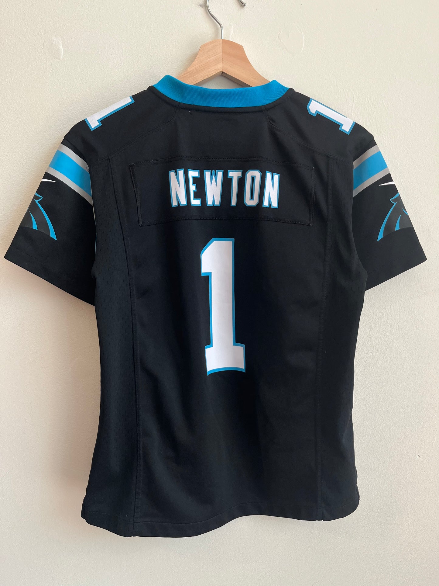 2016 Cam Newton Carolina Panthers Nike NFL Jersey (Youth M)