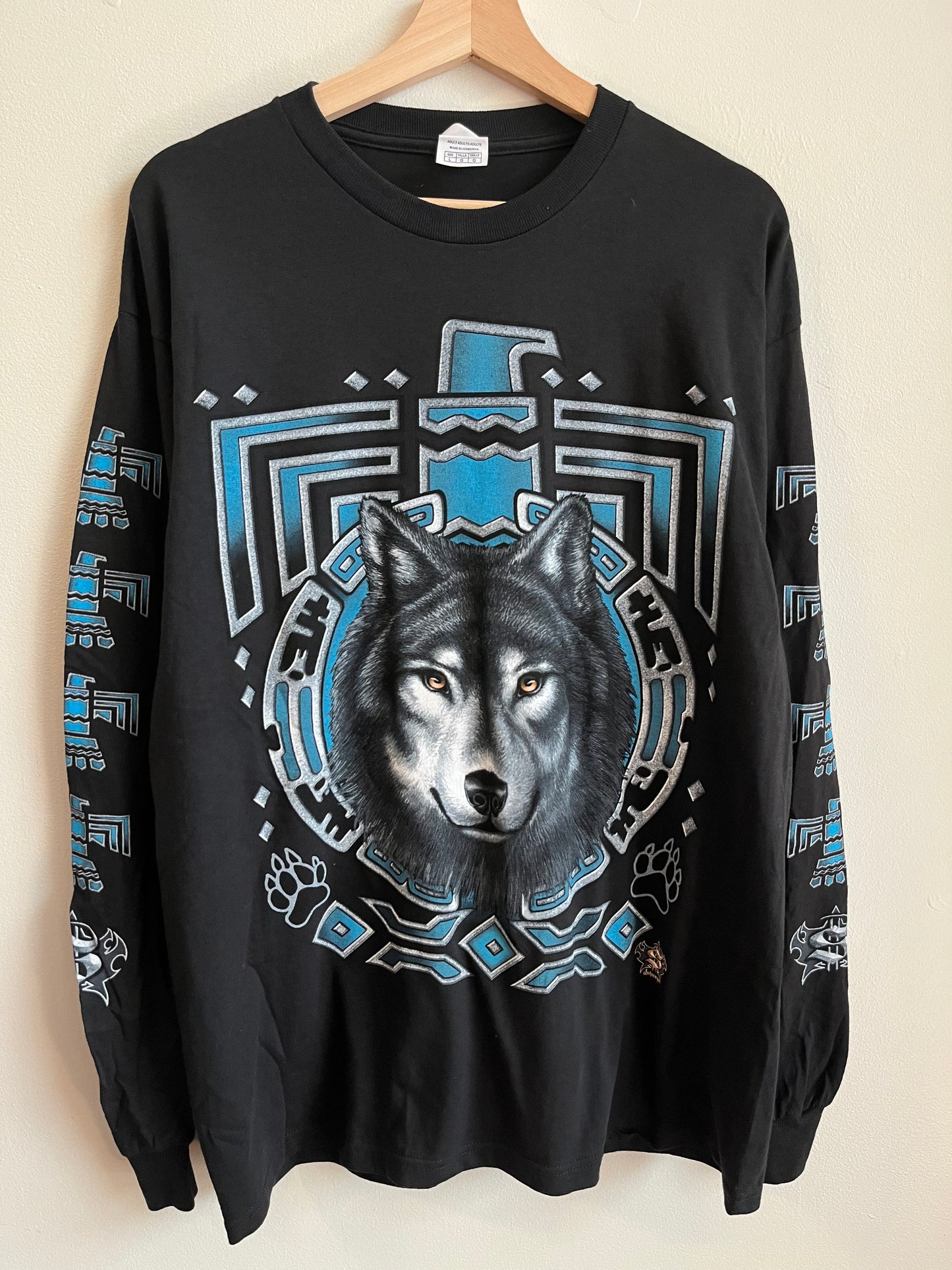 00s Johnny's Nature Wolf Graphic  Long-Sleeve Shirt (L)