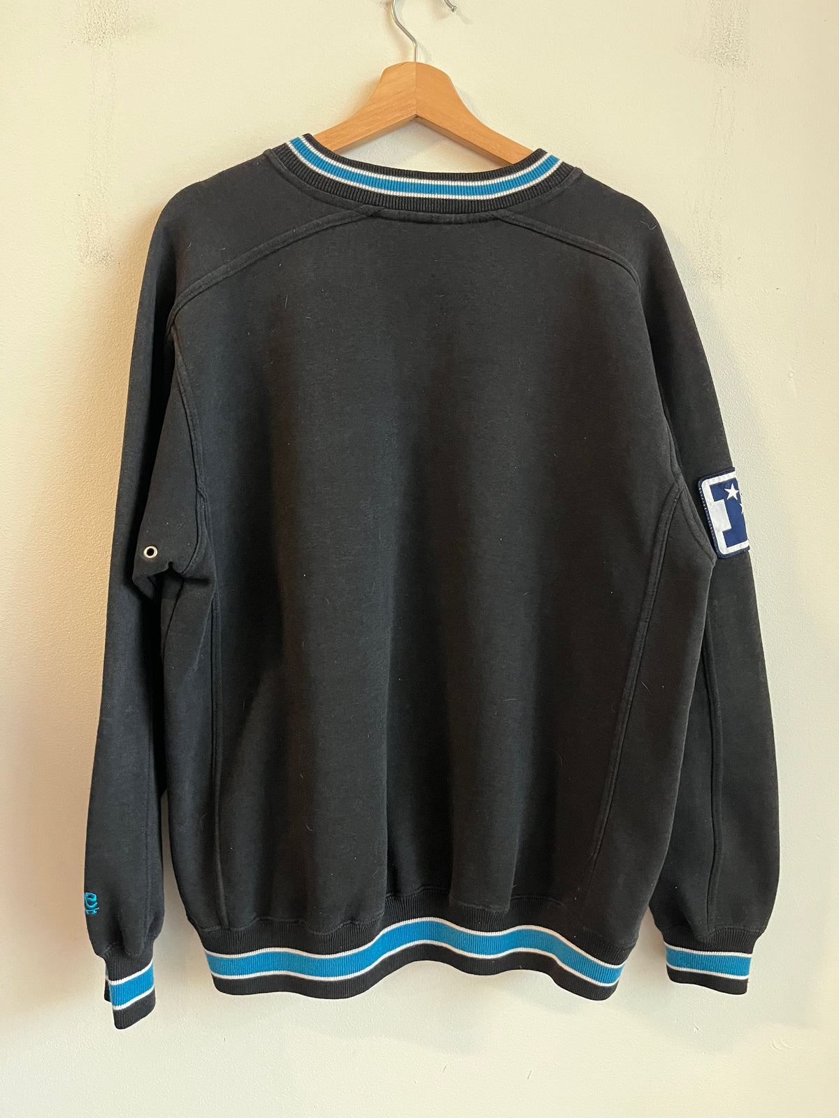00s Carolina Panthers Lee Black Embroidered Crewneck (M)
