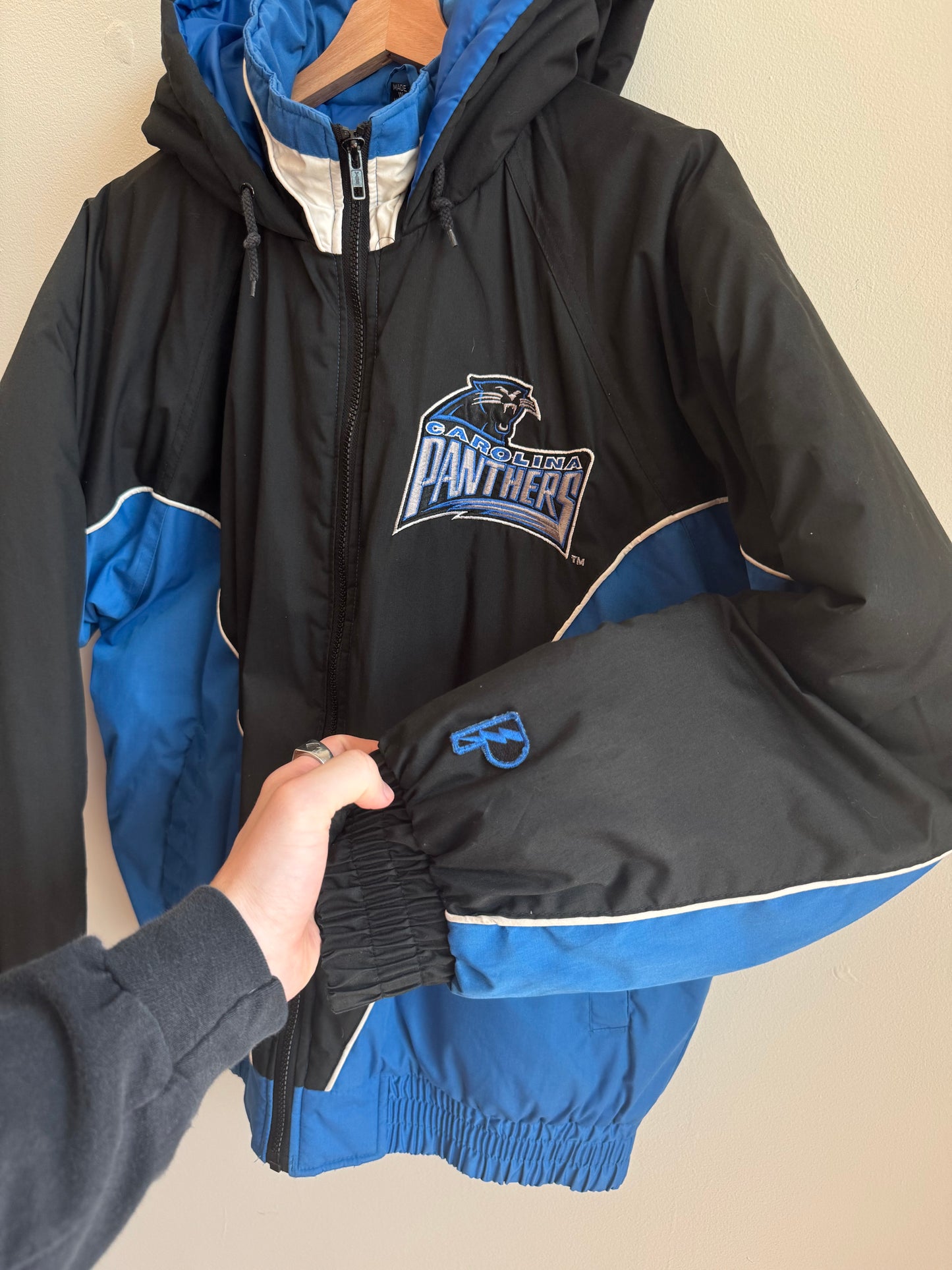 90s Carolina Panther Pro Player Dark Blue Inaugural Season Puffer Jacket (M)