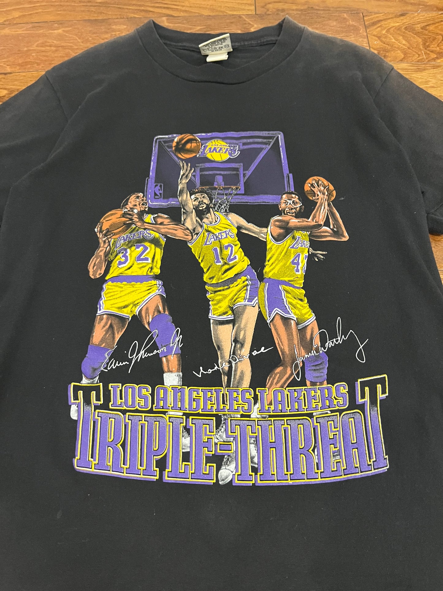 90s Nutmeg Los Angeles Lakers Triple Threat Vintage NBA Tee (M)