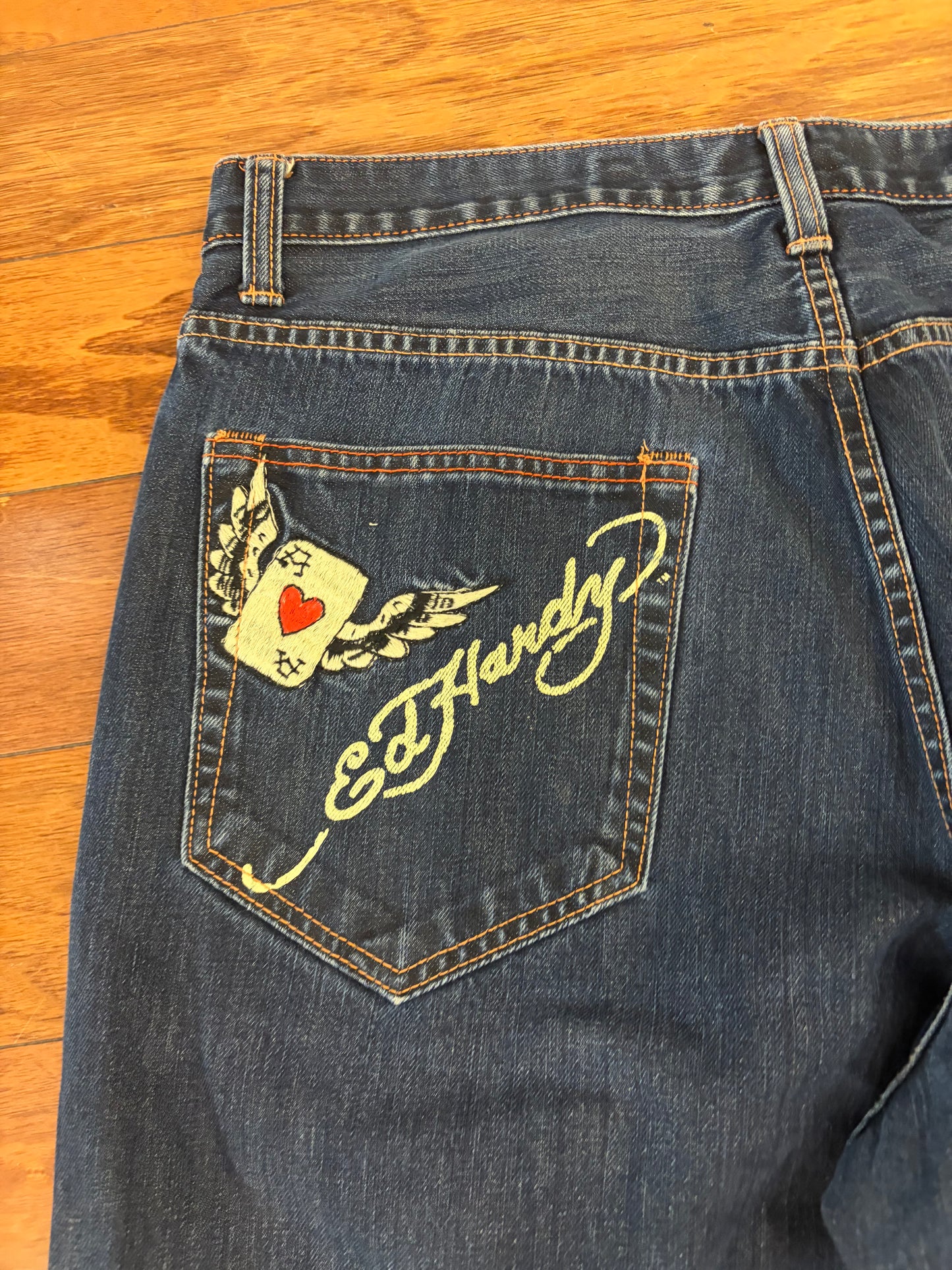 2008 Ed Hardy by Christian Audigier Embroidered Joker Shorts (38)