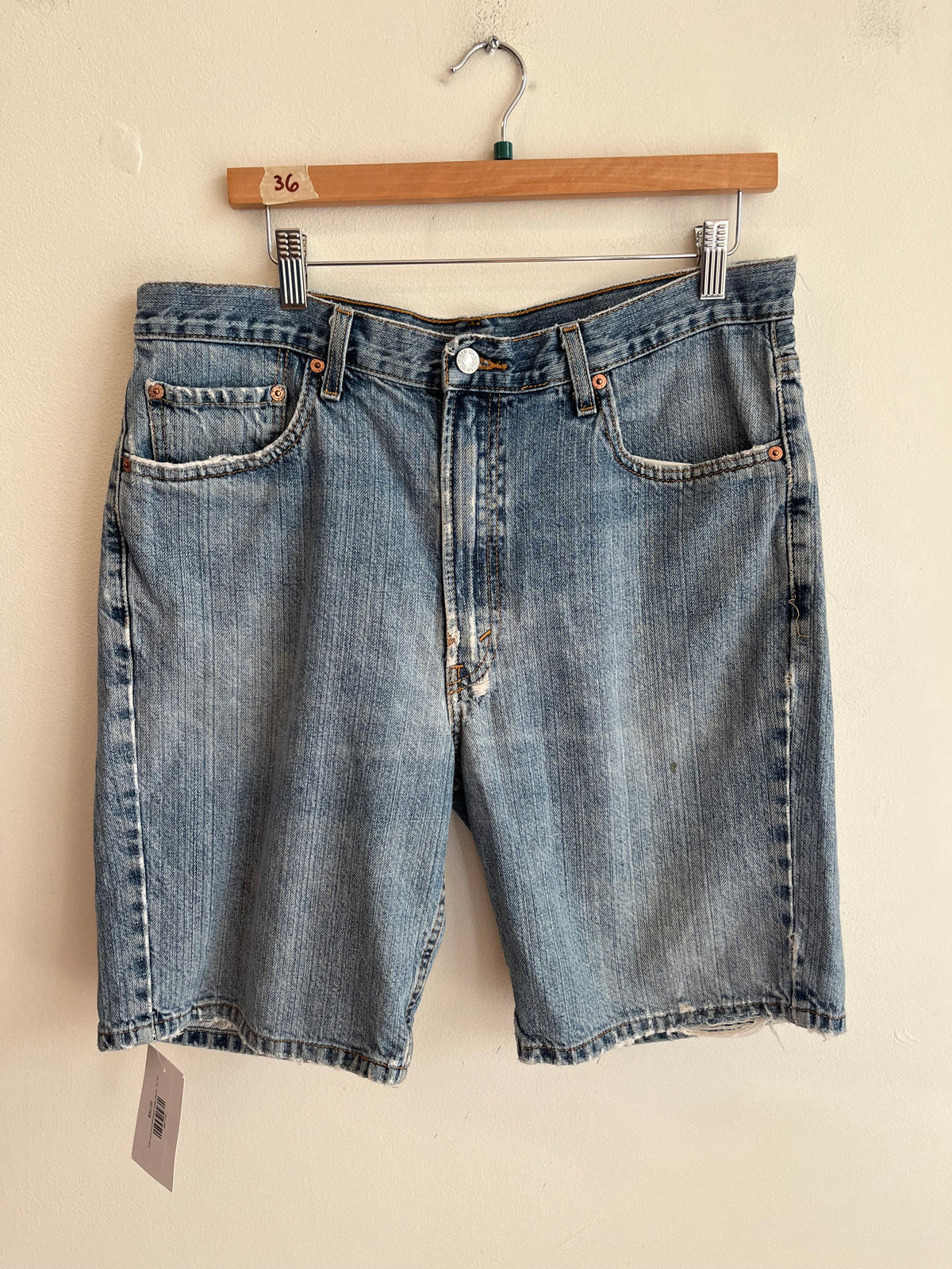 2006 Levi's 505 Distressed Jean Shorts (36)