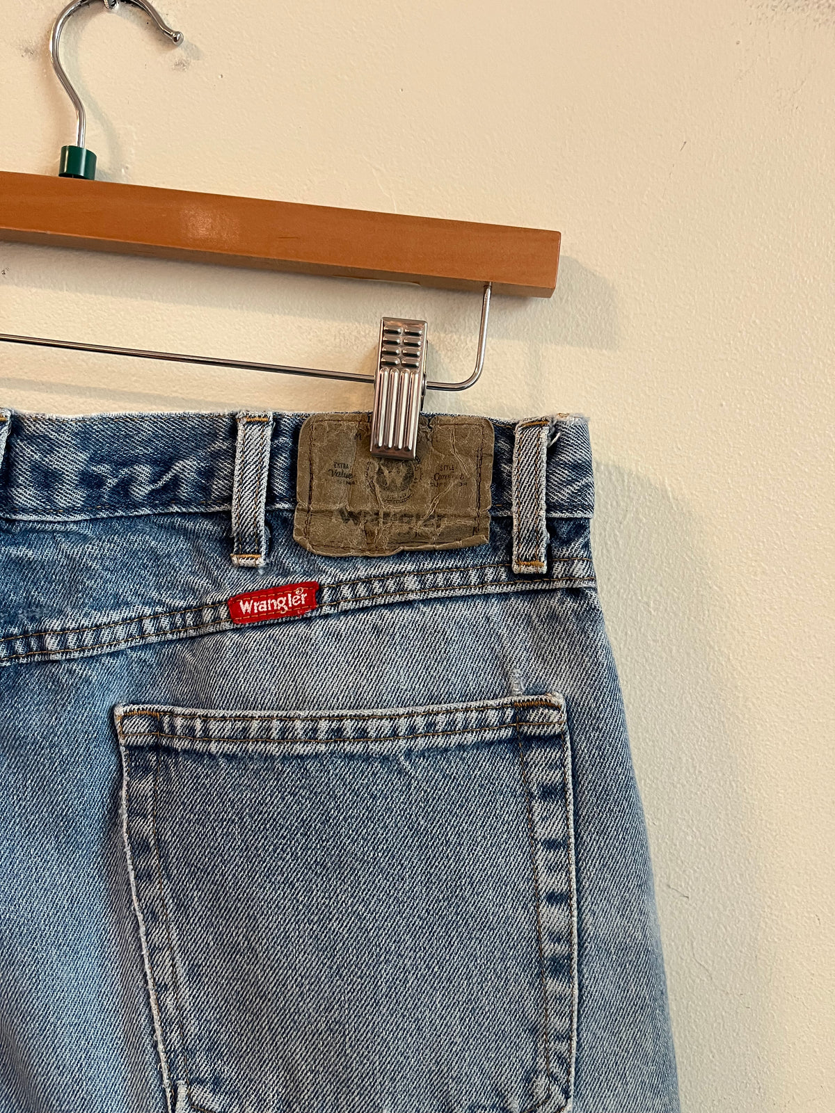 00s Wrangler Light Wash Shorts (36)