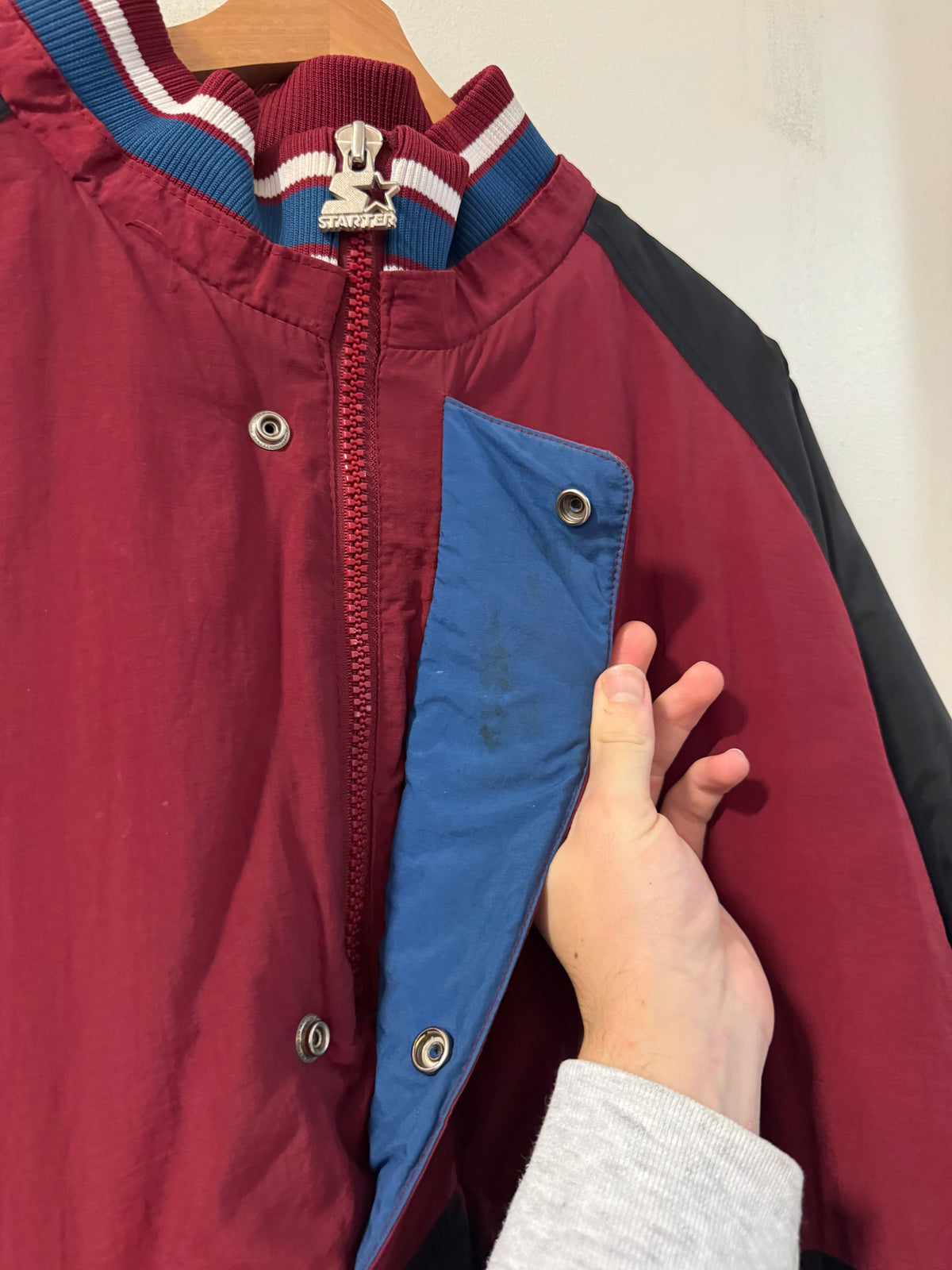 90s Colorado Avalanche Vintage NHL Starter Puffer Jacket (XL)