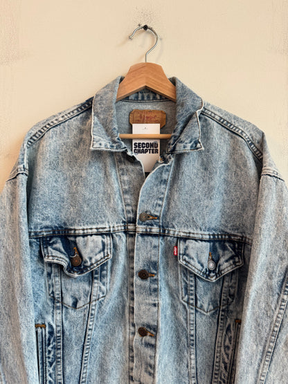 90s Levi's Faded Light Wash Denim Jacket (L)