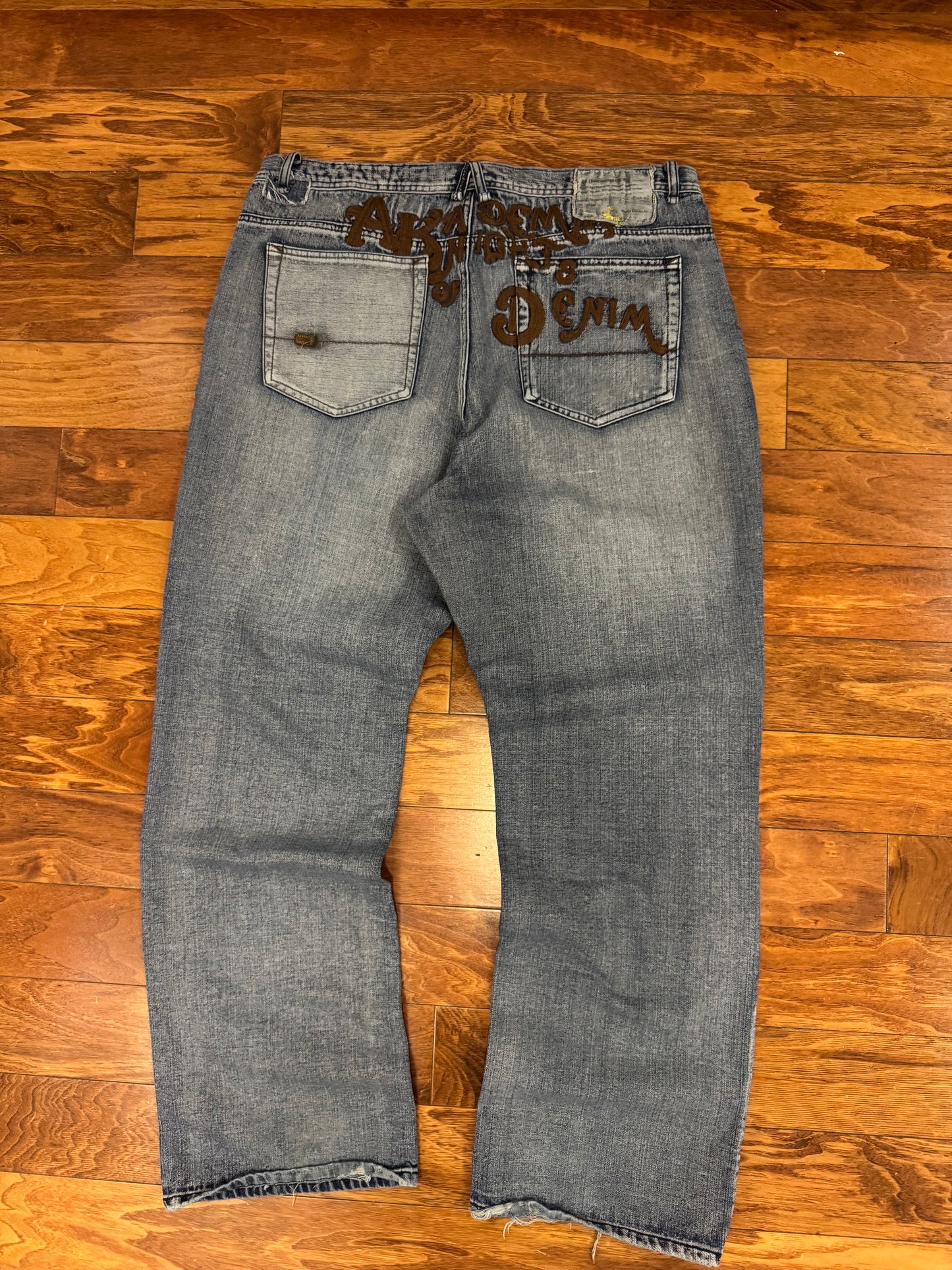 00s Akademiks Baggy Embroidered Blue Jeans (40 x 34)