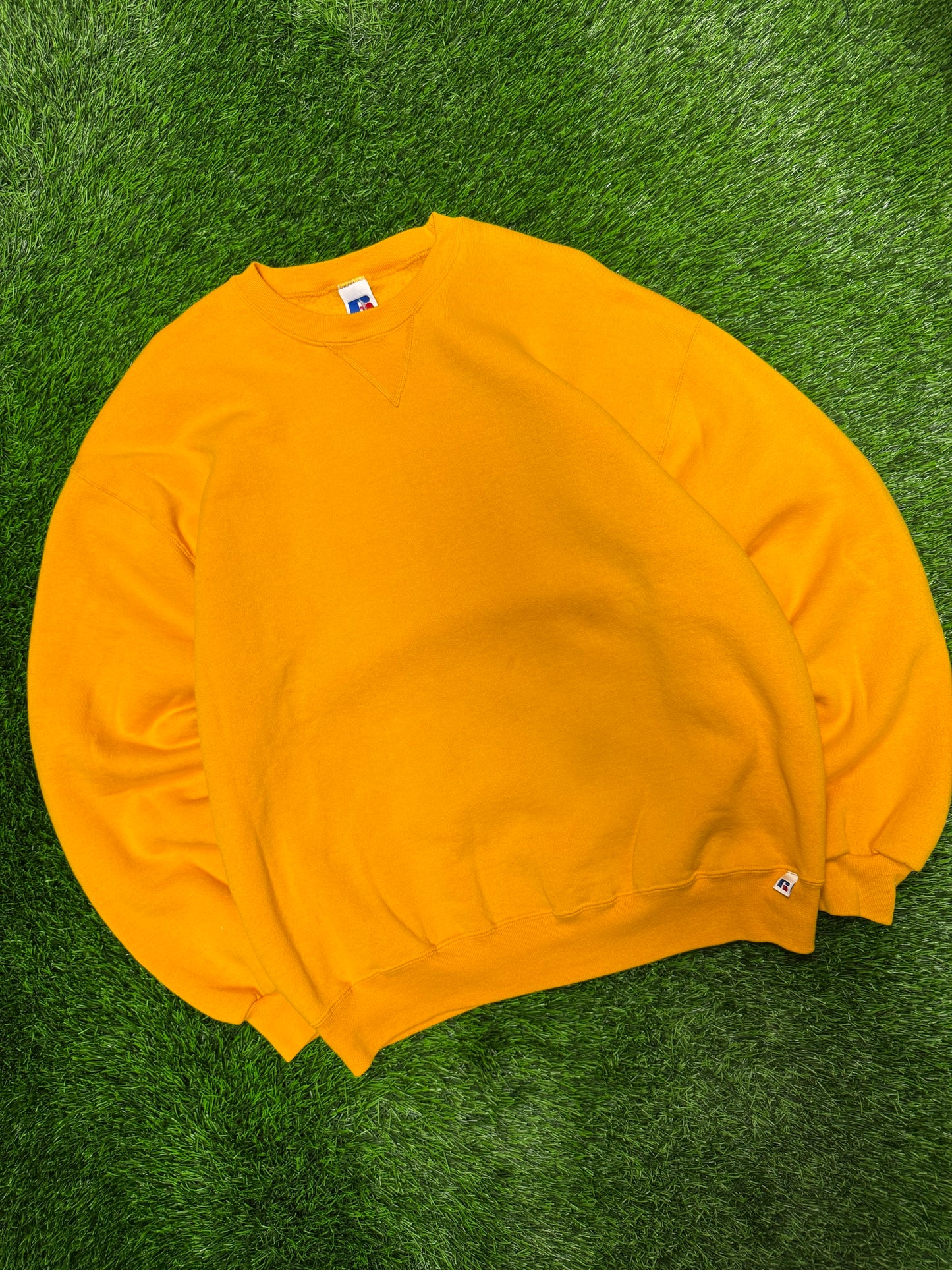 00s Russell Athletics Gold Essential Vintage Crewneck (L)