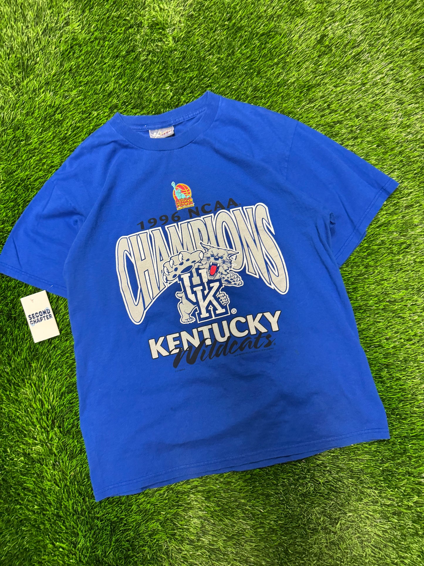 1996 University of Kentucky Vintage NCAA Basketball Tee (L)