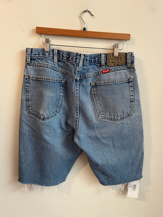 00s Wrangler Light Wash Shorts (36)