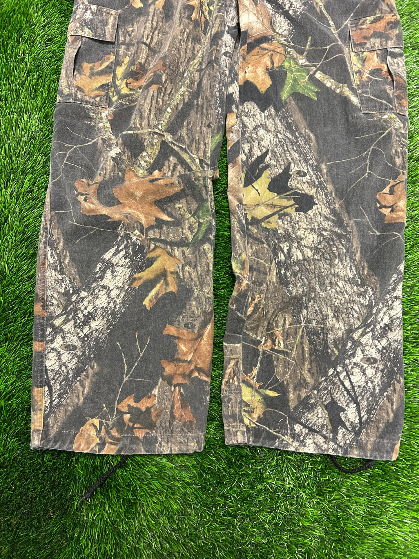 00s Field Staff Mossy Oak Camo Cargo Pants (36 x 32)