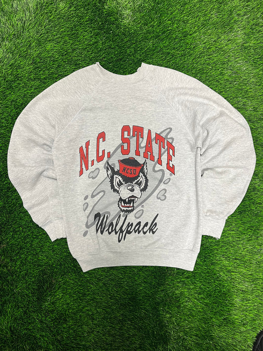 80s NC State University Wolfpack Vintage Tultex Graphic Spell Out Vintage Crewneck (M)
