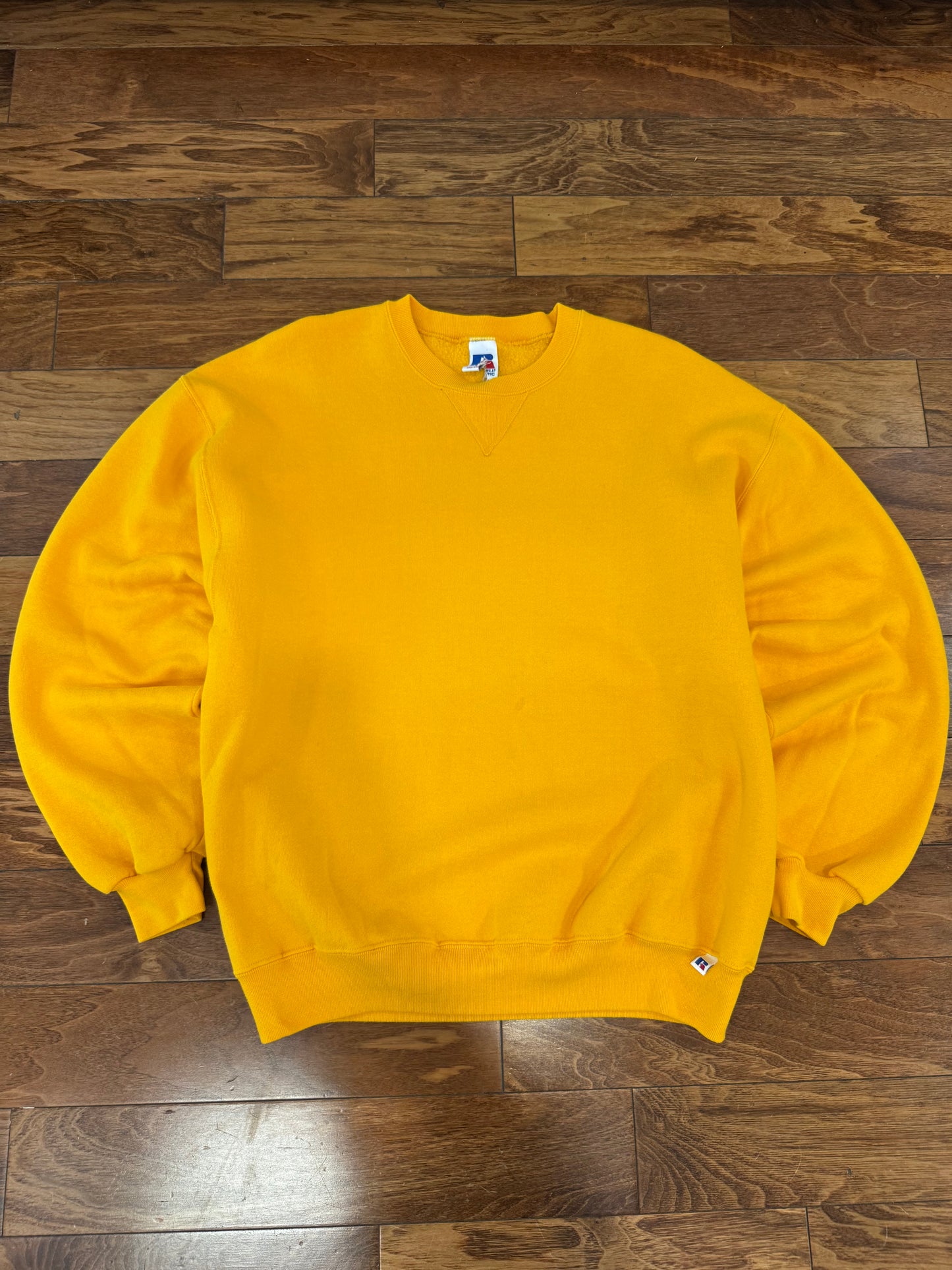 00s Russell Athletics Gold Essential Vintage Crewneck (L)