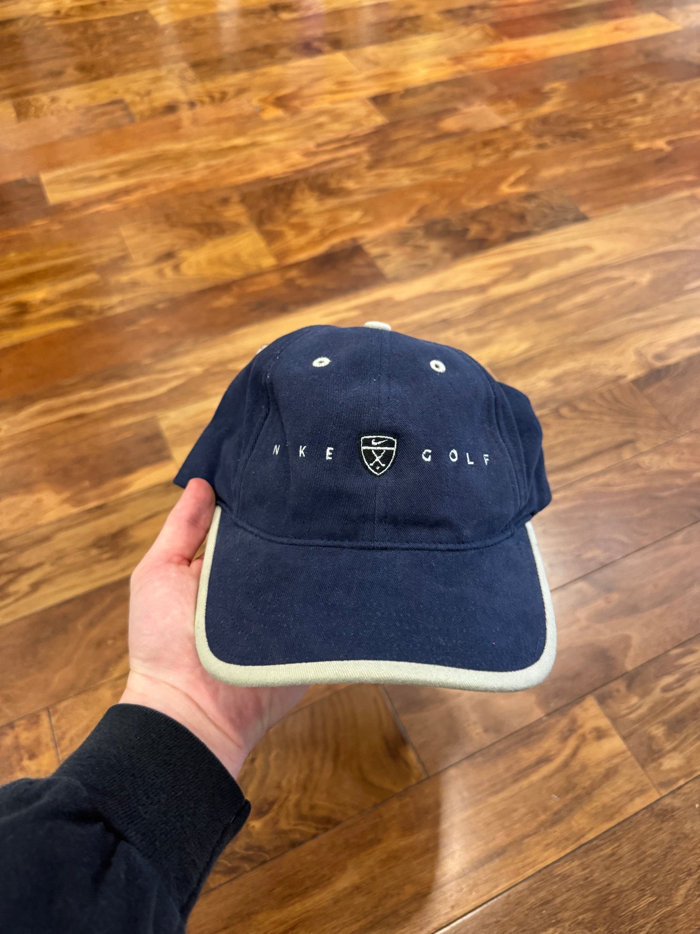 00s Nike Golf Essential Hat (OS)