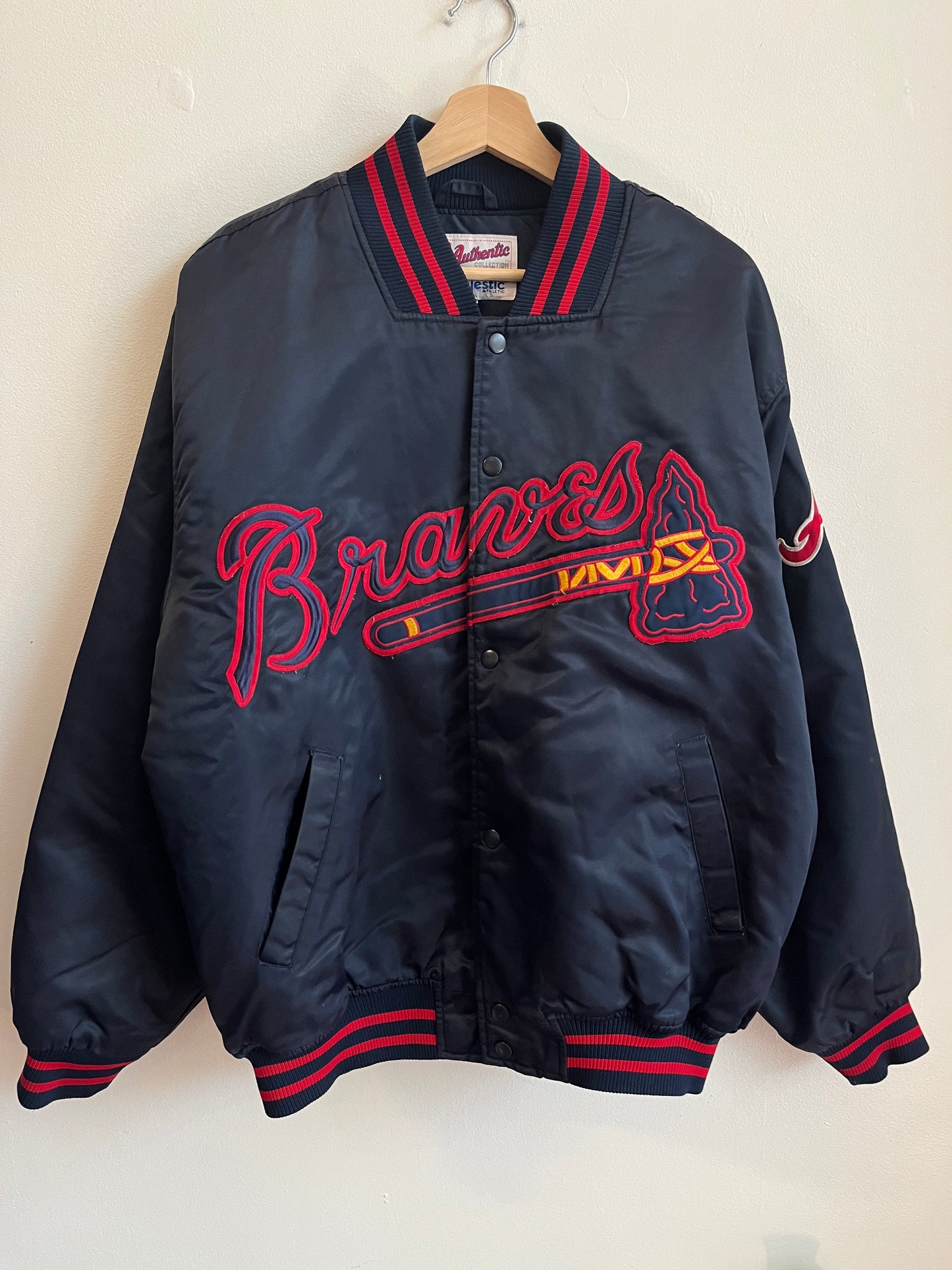 90s Atlanta Braves Navy & Red Majestic Satin Jacket (L)