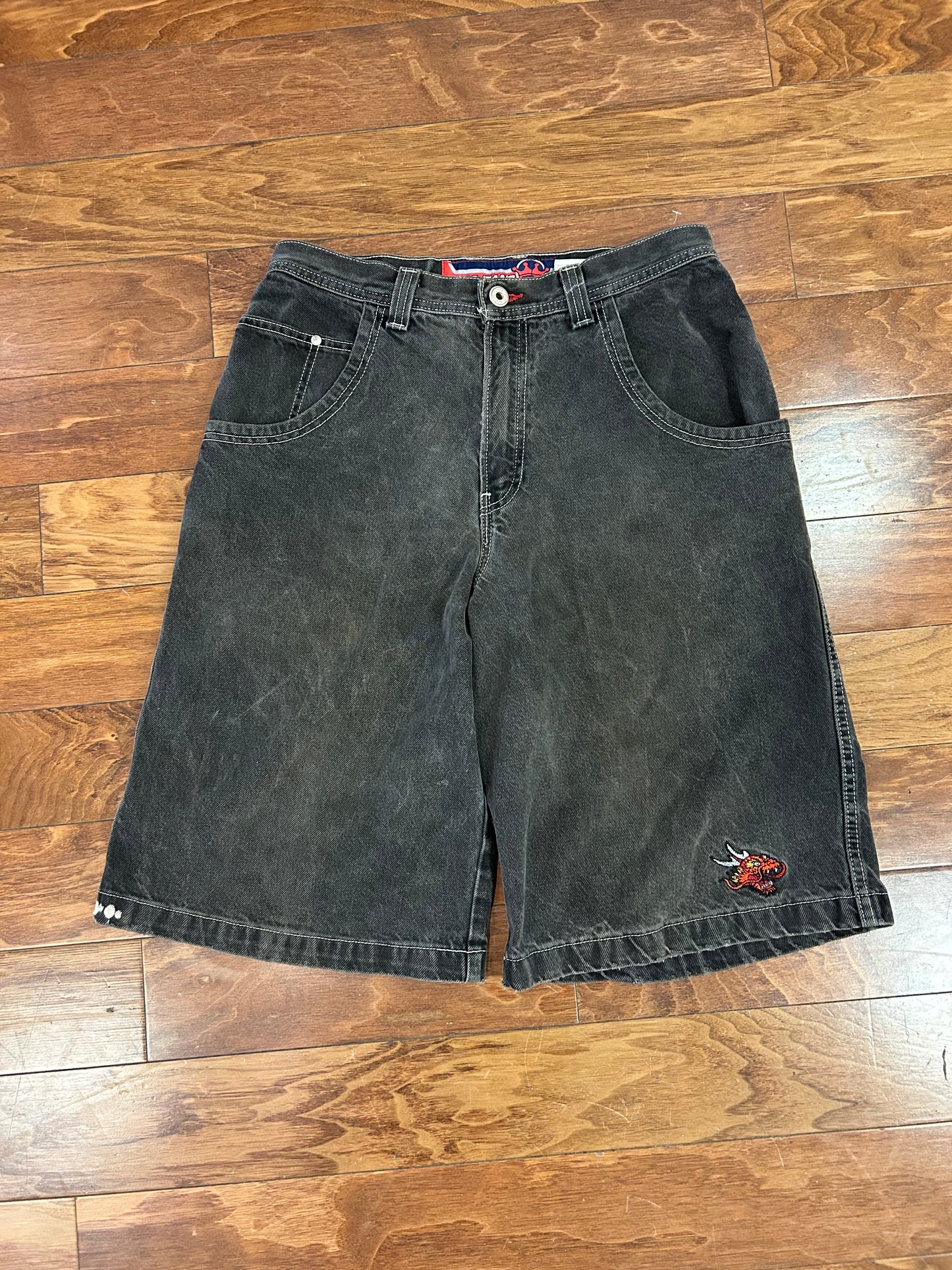 00s JNCO Dragon Vintage Baggy Shorts (32)
