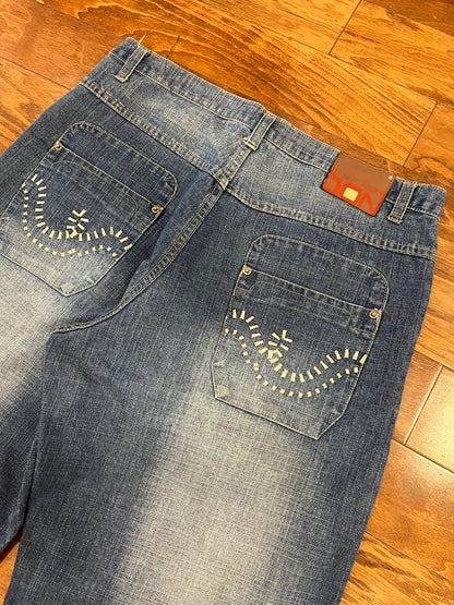 00s Vintage Don Embroidered Baggy Jean Shorts (38)