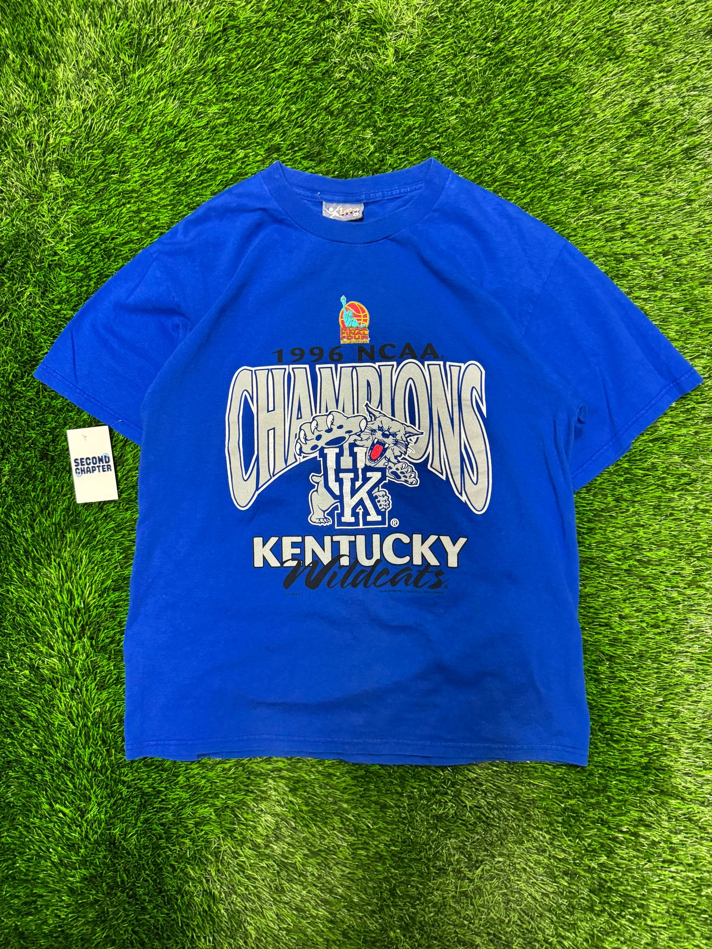 1996 University of Kentucky Vintage NCAA Basketball Tee (L)