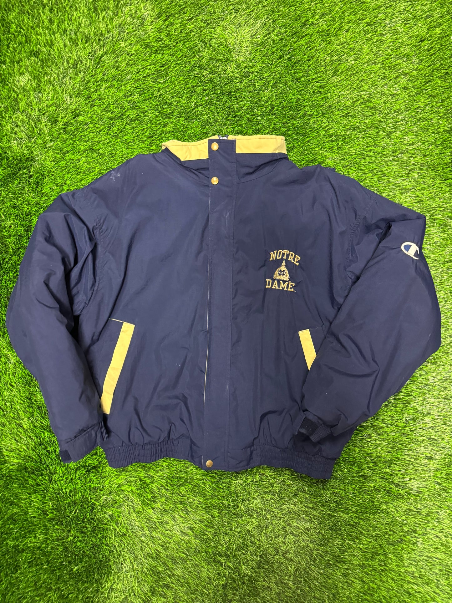 90s University of Notre Dame Vintage Champion Puffer Jacket (L)