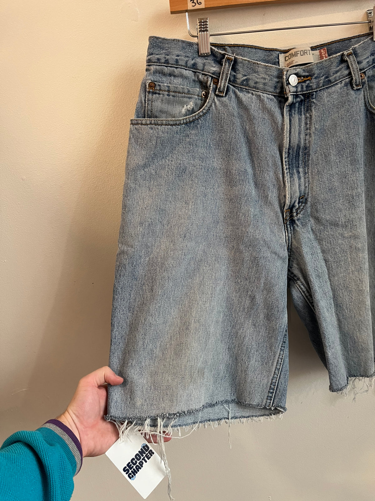 2007 Levi's 560 Baggy Light Wash Shorts (36)
