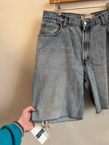 2007 Levi's 560 Baggy Light Wash Shorts (36)