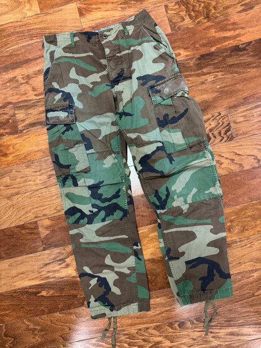 00s Military Camo Cargo Pants (30 x 30)