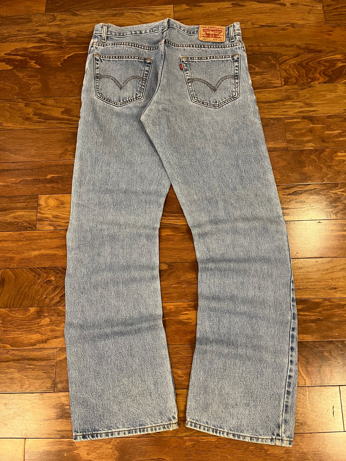 2008 Levi's 517 Bootcut Jeans (36 x 36)