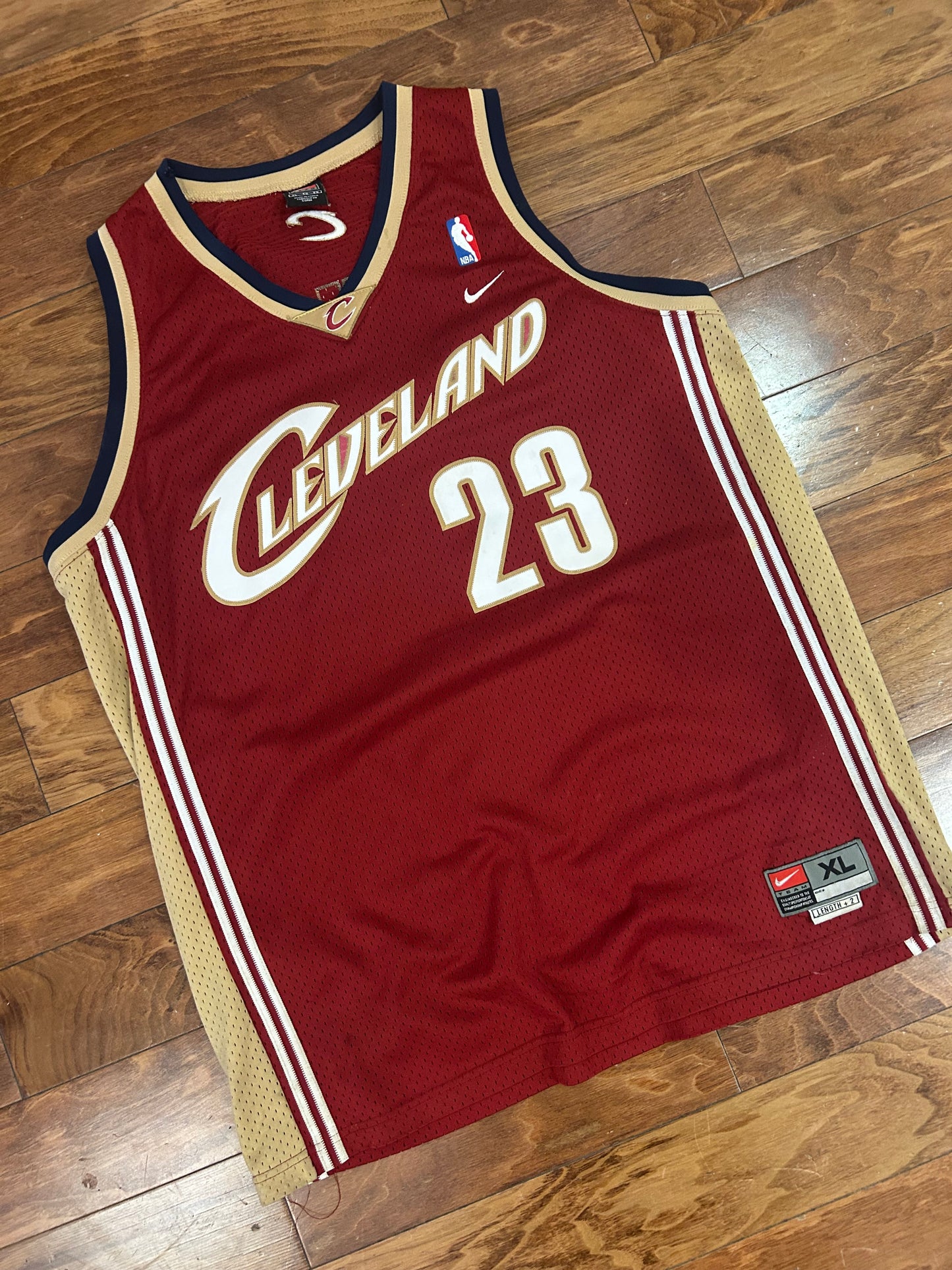 2004 Cleveland Cavaliers Lebron James Nike Jersey (XL)