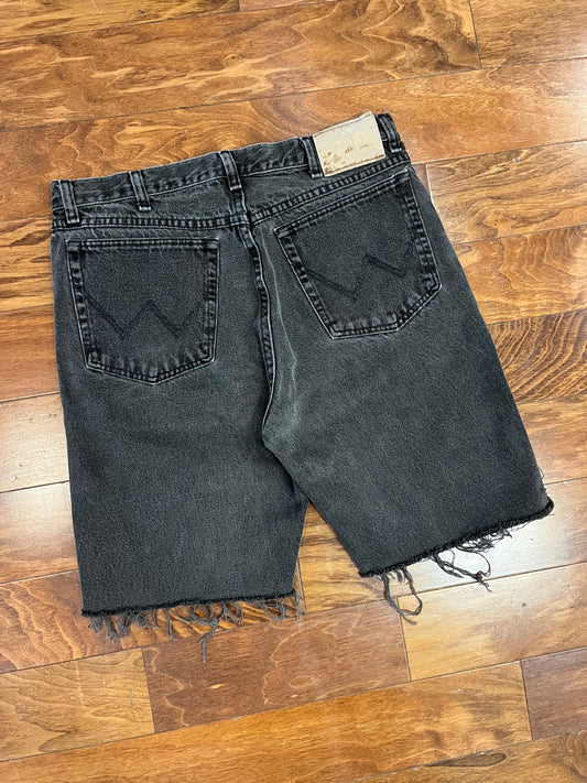 00s Wrangler Rugged Wear Faded Black Shorts (32)