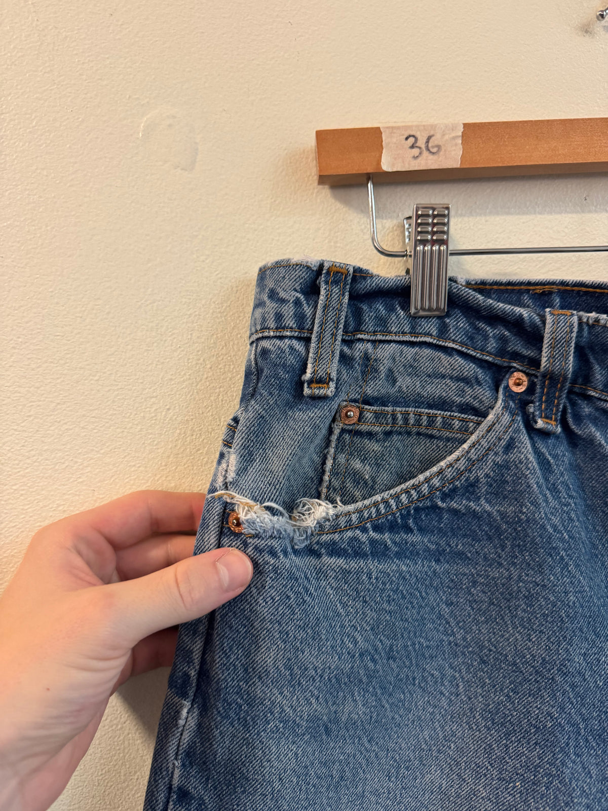 90s Levi’s 505 Orange Tab Shorts (36)