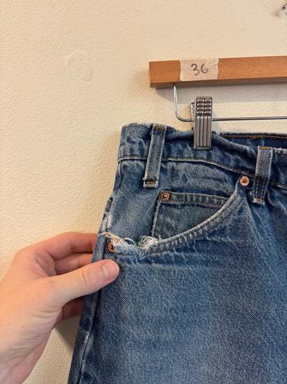 90s Levi’s 505 Orange Tab Shorts (36)