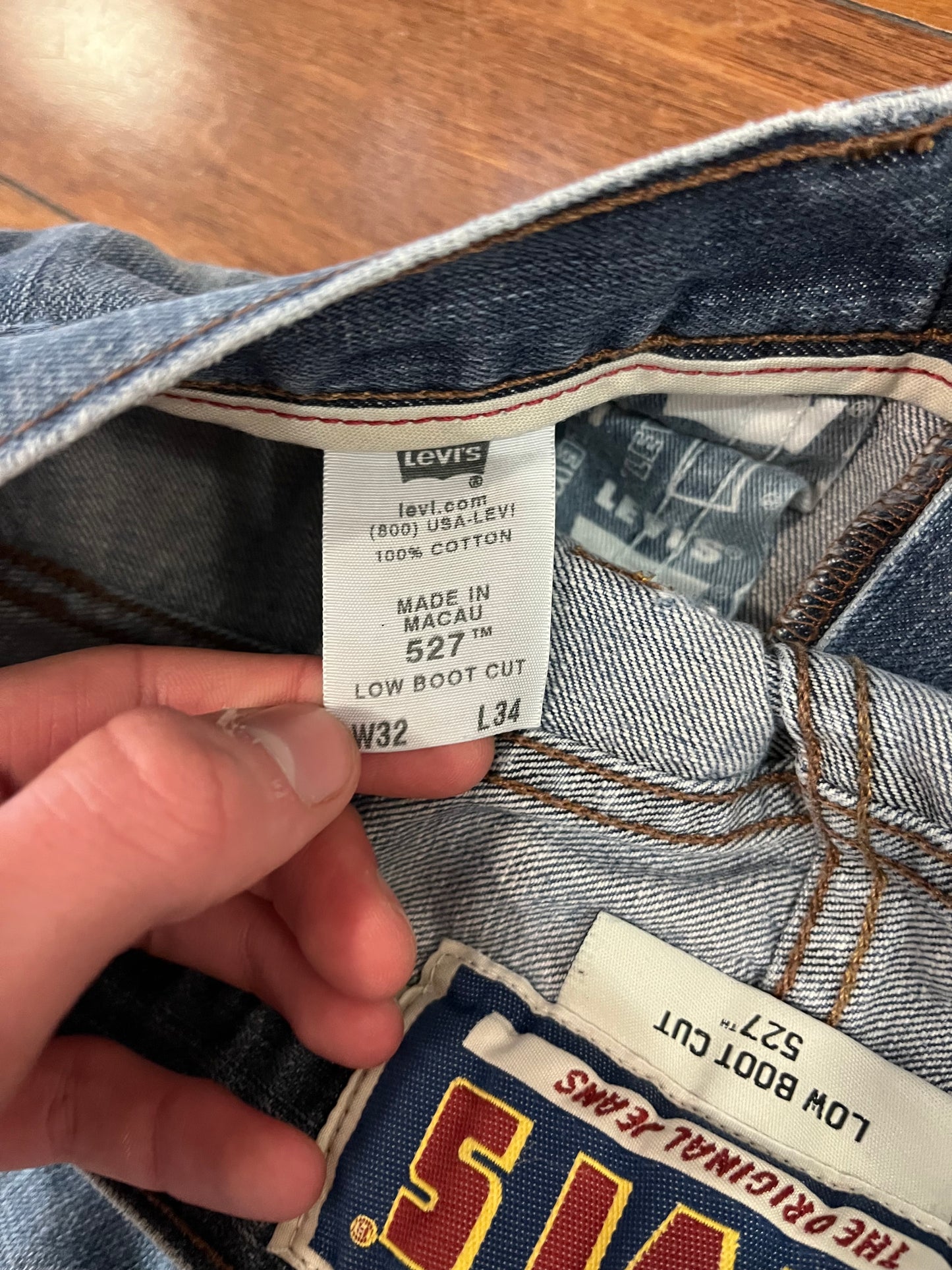 00s Levi's 527 Distressed Boot Cut Jeans (32 x 34)