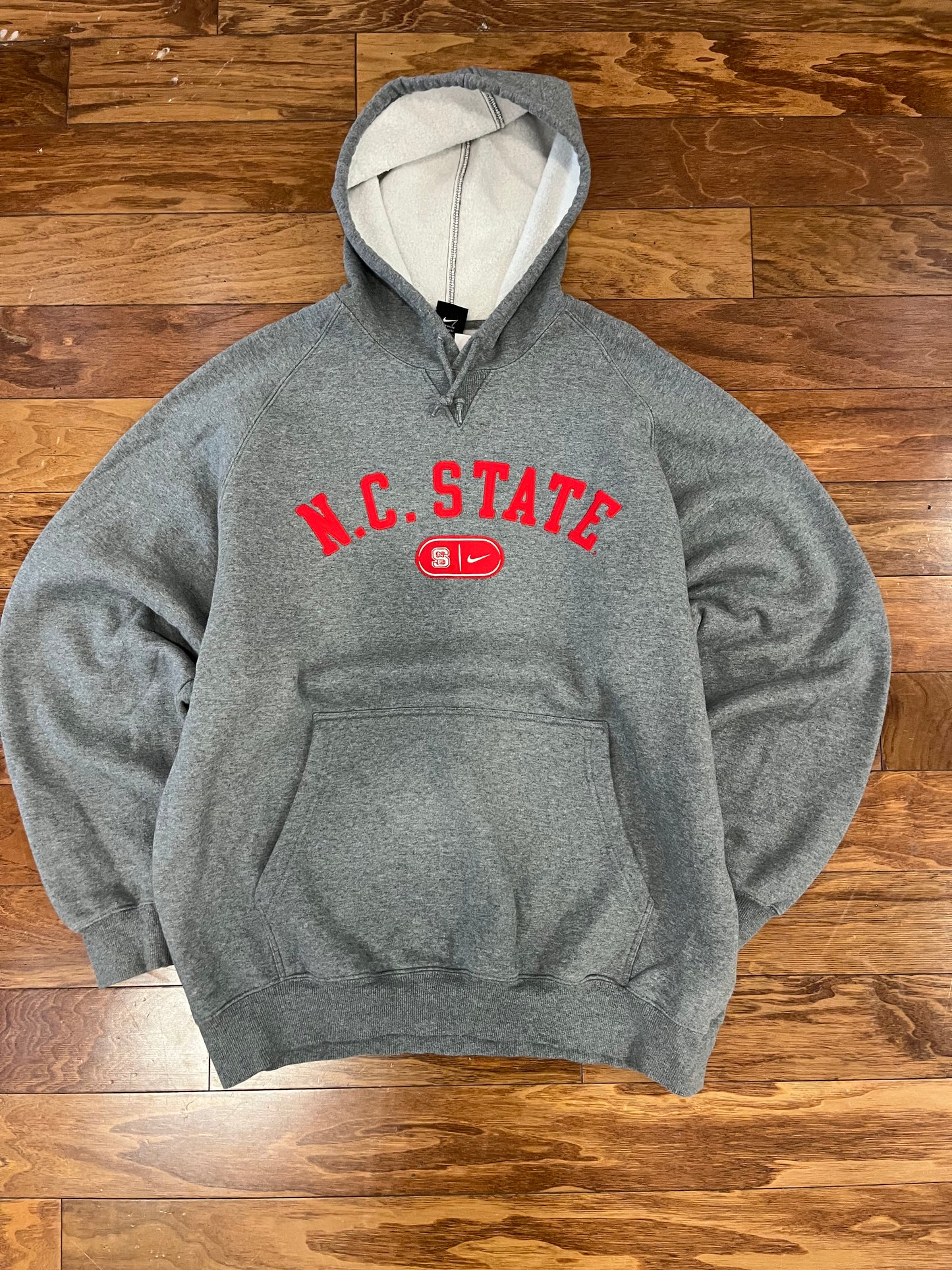 90s Nike NC State Embroidered Hoodie (XXL)