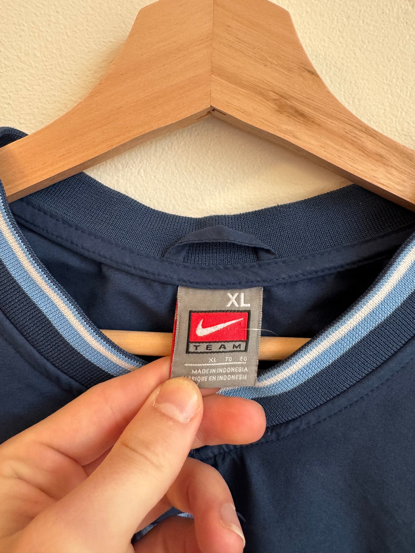 00s UNC Vintage Nike Windbreaker (XL)