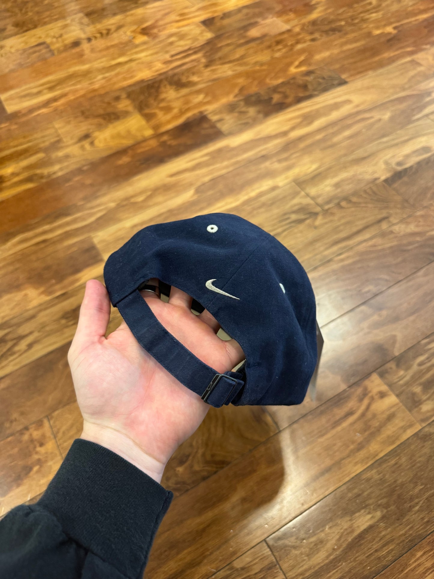 00s Nike Golf Essential Hat (OS)