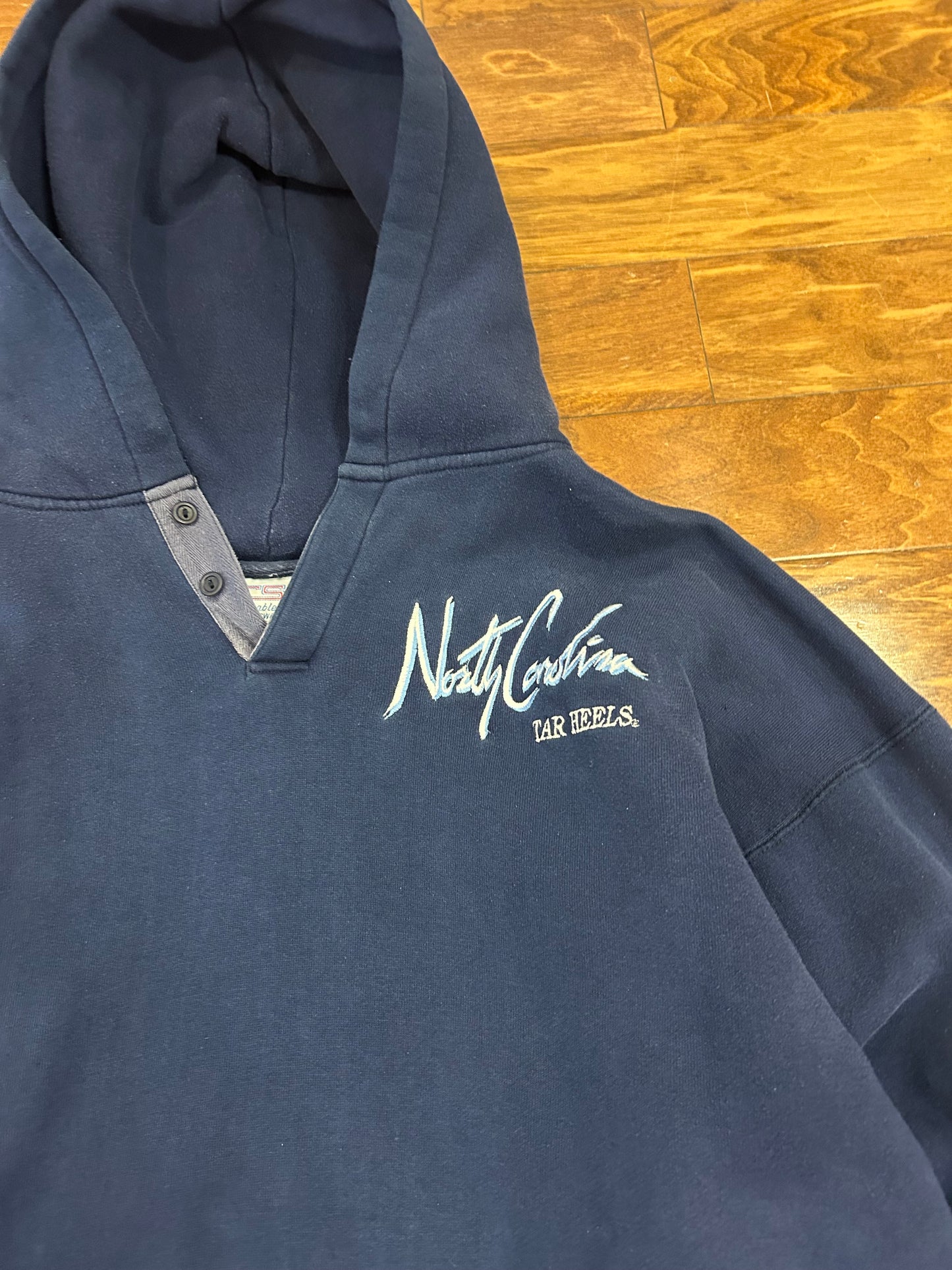 90s UNC Script Vintage Henley Hoodie (XL)