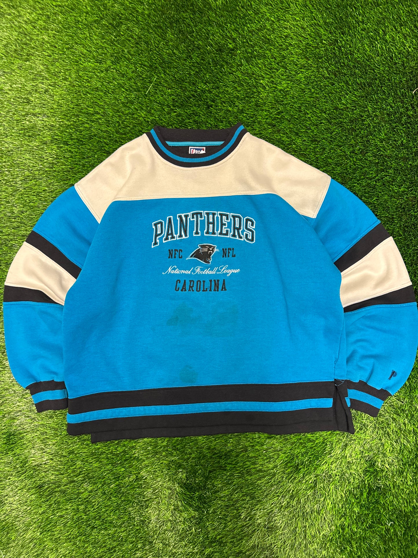 90s Panthers Pro Player Embroidered Boxy NFL Crewneck (XL)