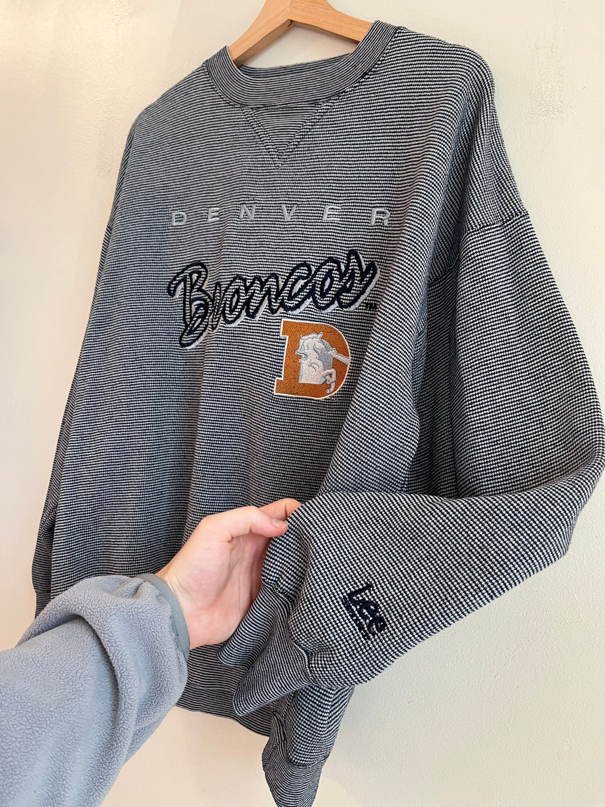 90s Denver Broncos Embroidered Lee Crewneck (L)