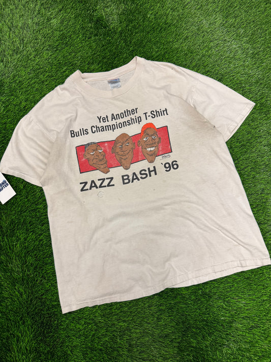 1996 Chicago Bulls "Yet Another Bulls Championship T-Shirt" Zazz Bash Pippen, Jordan & Rodman Distressed Caricature NBA Vintage Tee (XL)