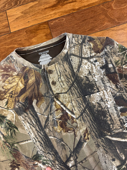 2010s Real Tree Camo Henley Long Sleeve Shirt (L)