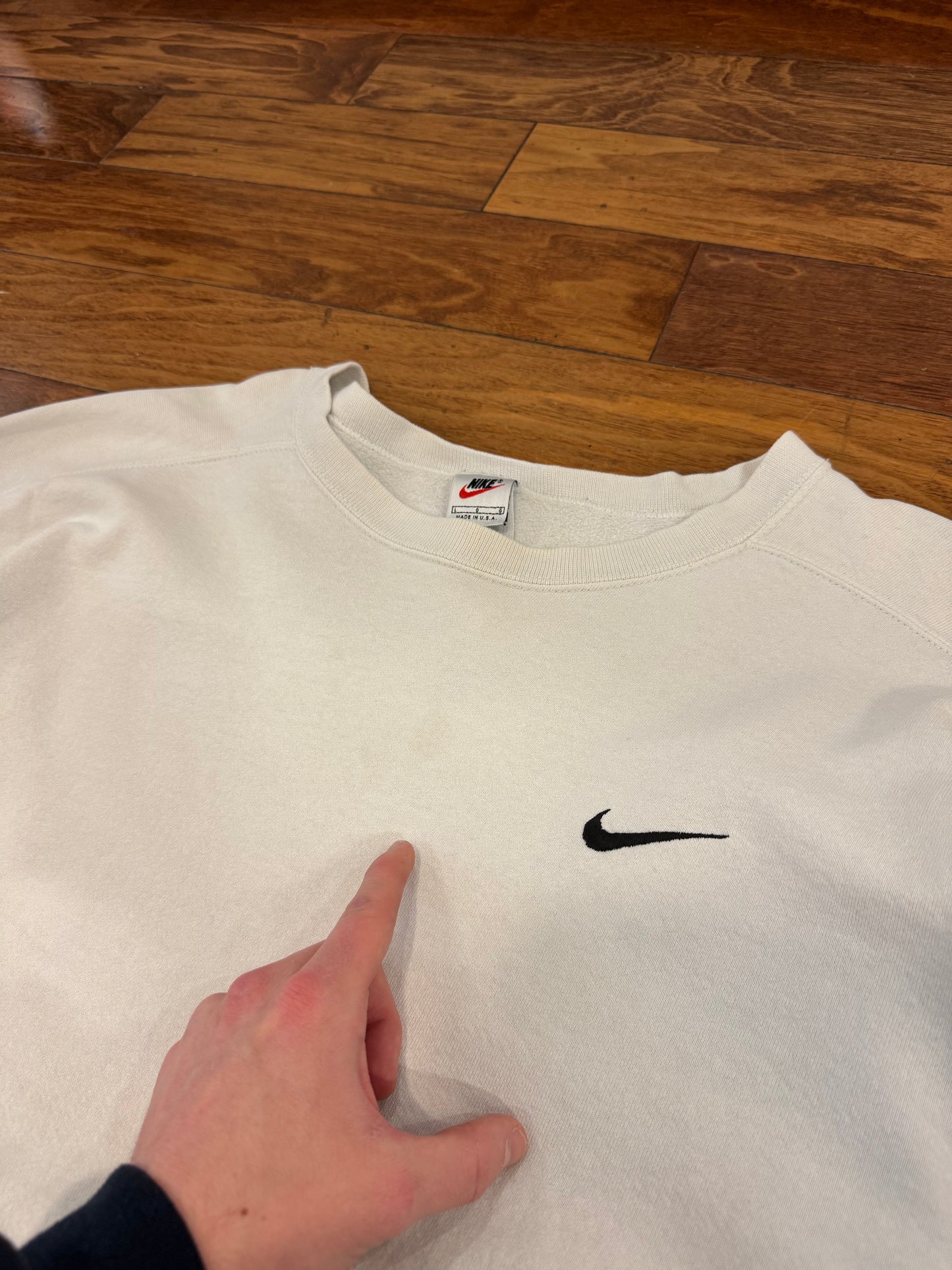 90s Nike Essential Swoosh White Vintage Crewneck (L)