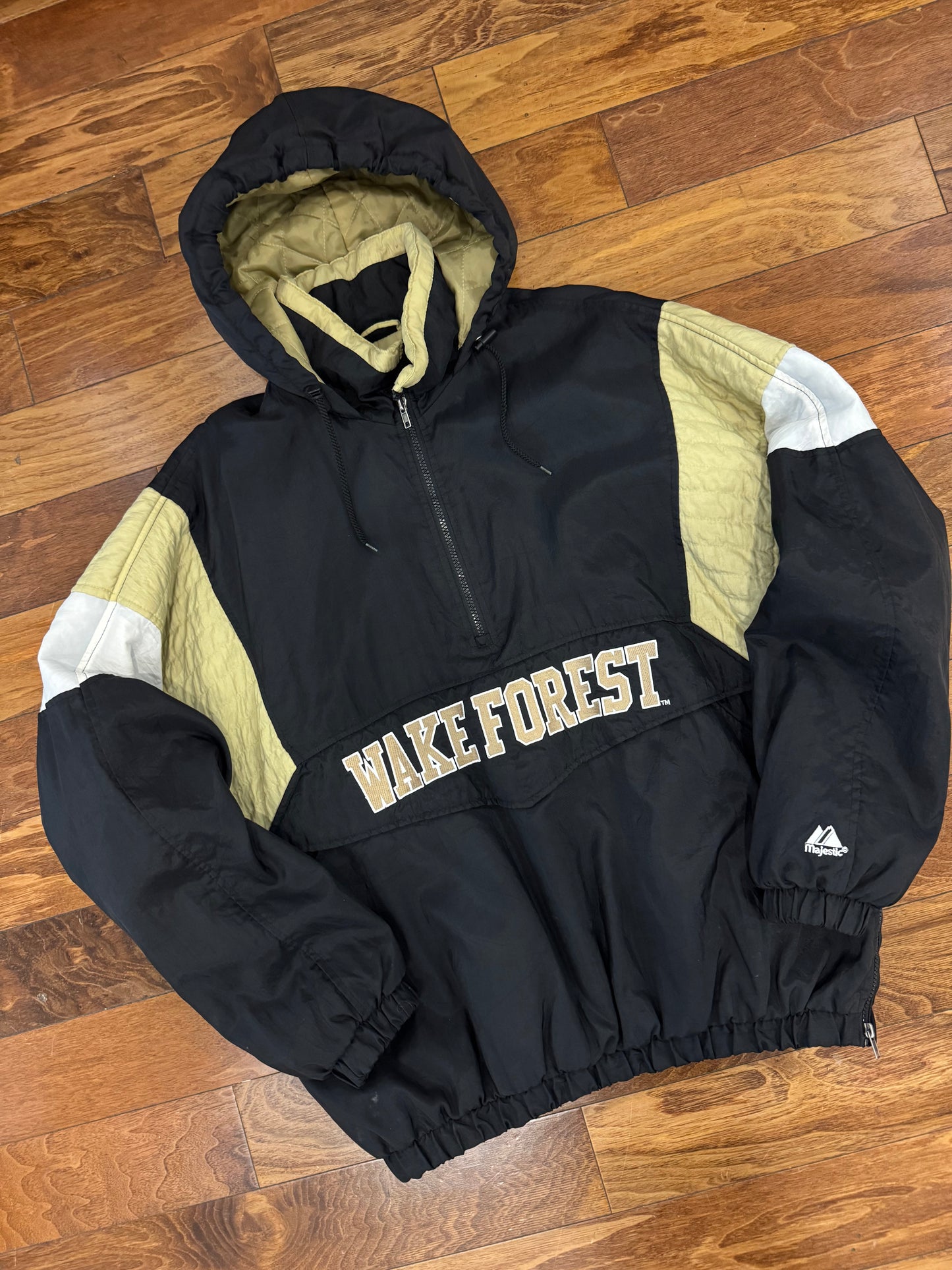 90s Wake Forest Majestic Embroidered Vintage Puffer Jacket (XL)