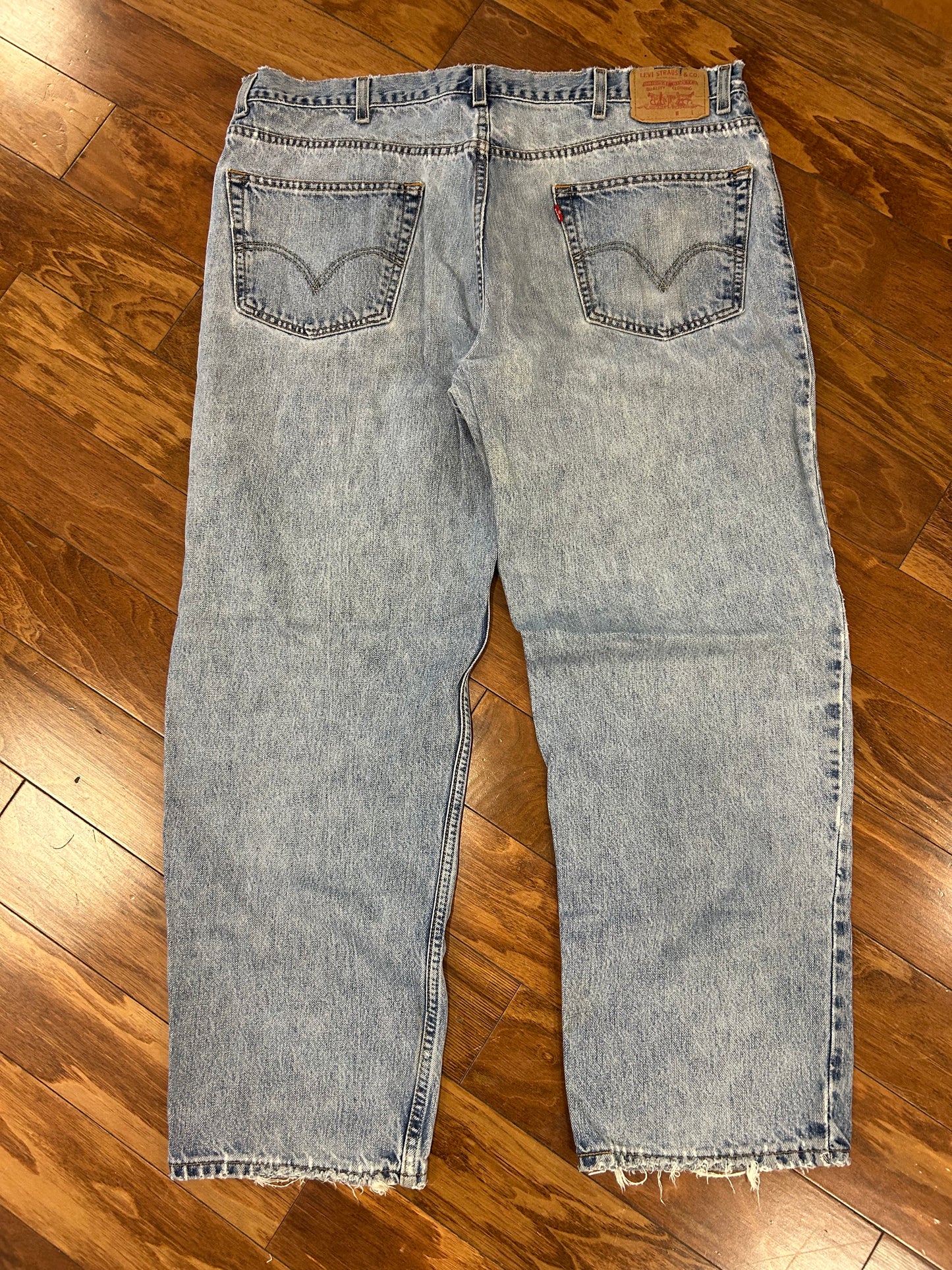 2003 Levi's 550 Faded Blue Jeans (42 x 30)