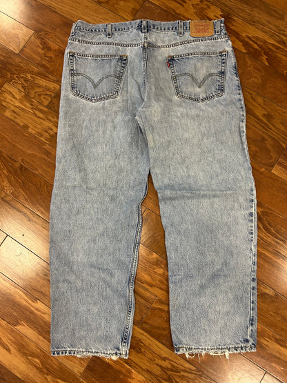2003 Levi's 550 Faded Blue Jeans (42 x 30)