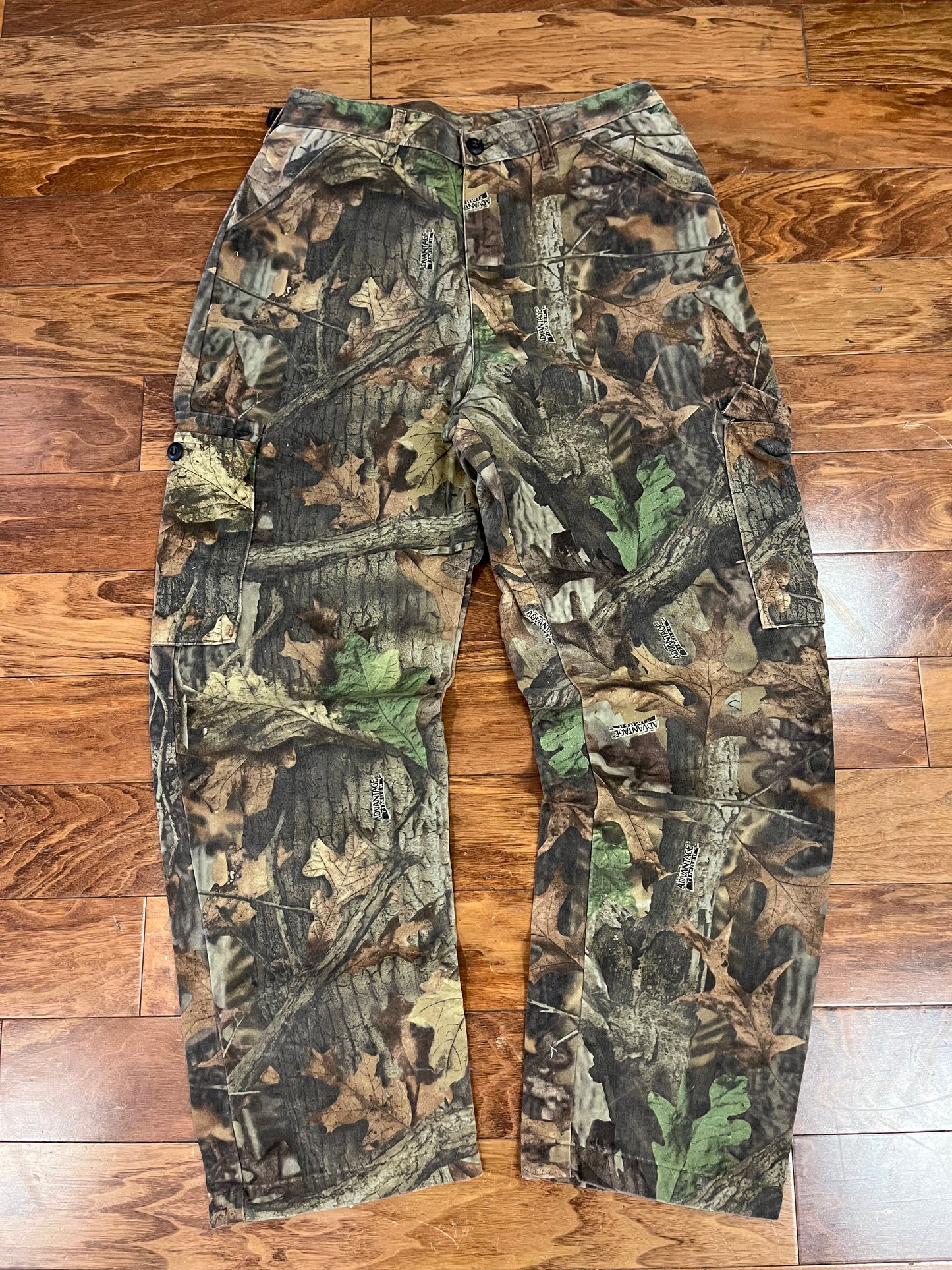 00s Liberty Camo Cargo Pants (32 x 32)