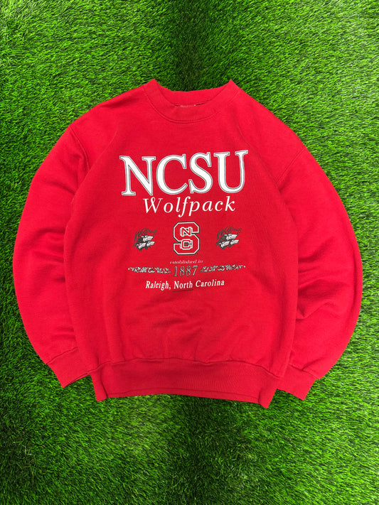 00s NC State University Wolfpack 3-Wolf Logo Vintage Crewneck (M)