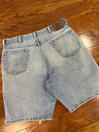 90s Wrangler Distressed Stained Shorts (32)